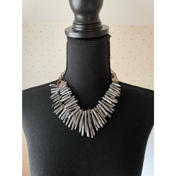 Gorgeous Metal Crystal Adjustable Necklace - Picture 2 of 6
